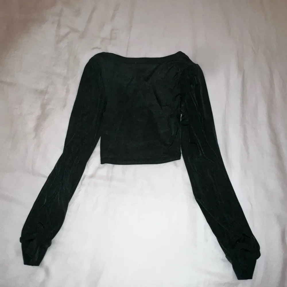 Sky to Moon Cropped Long Sleeve Green - Image 4