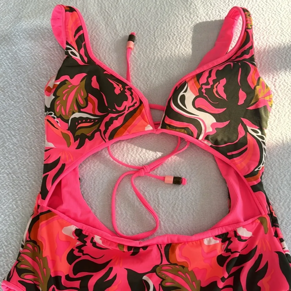 Maaji Coral Lava Reversible Cut-out One-Piece Swimsuit, Size Large, $168 - Image 7