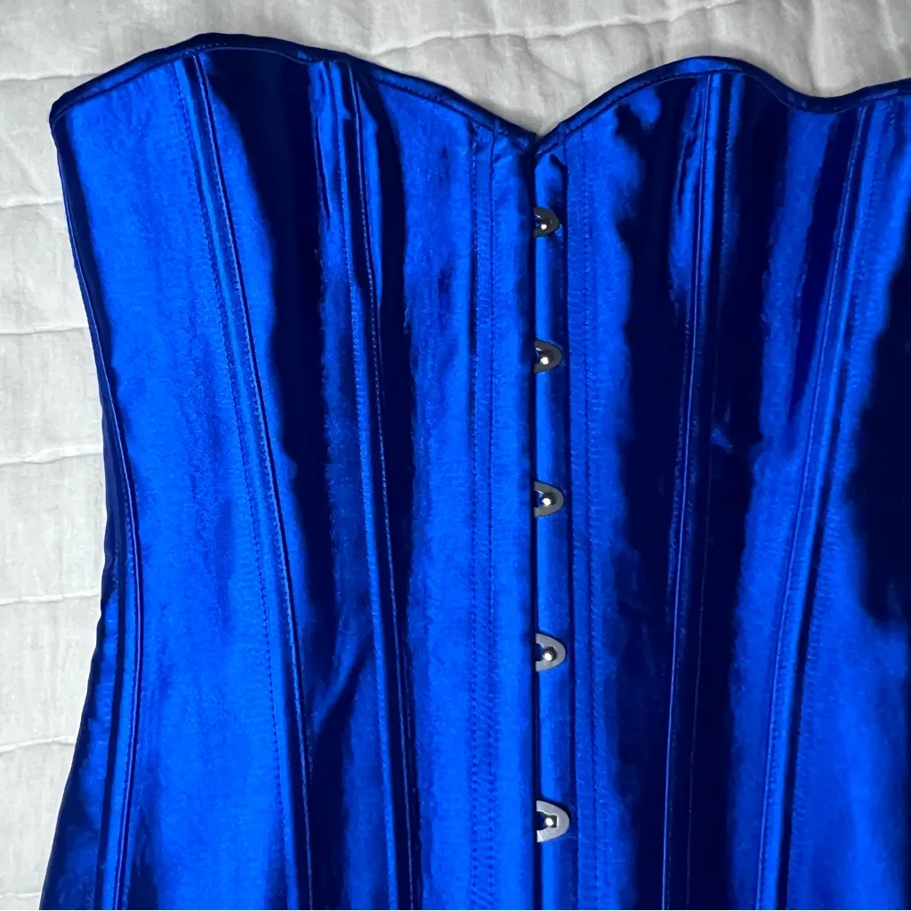 Blue Satin Boned Lace Up Corset Size Medium - Image 7