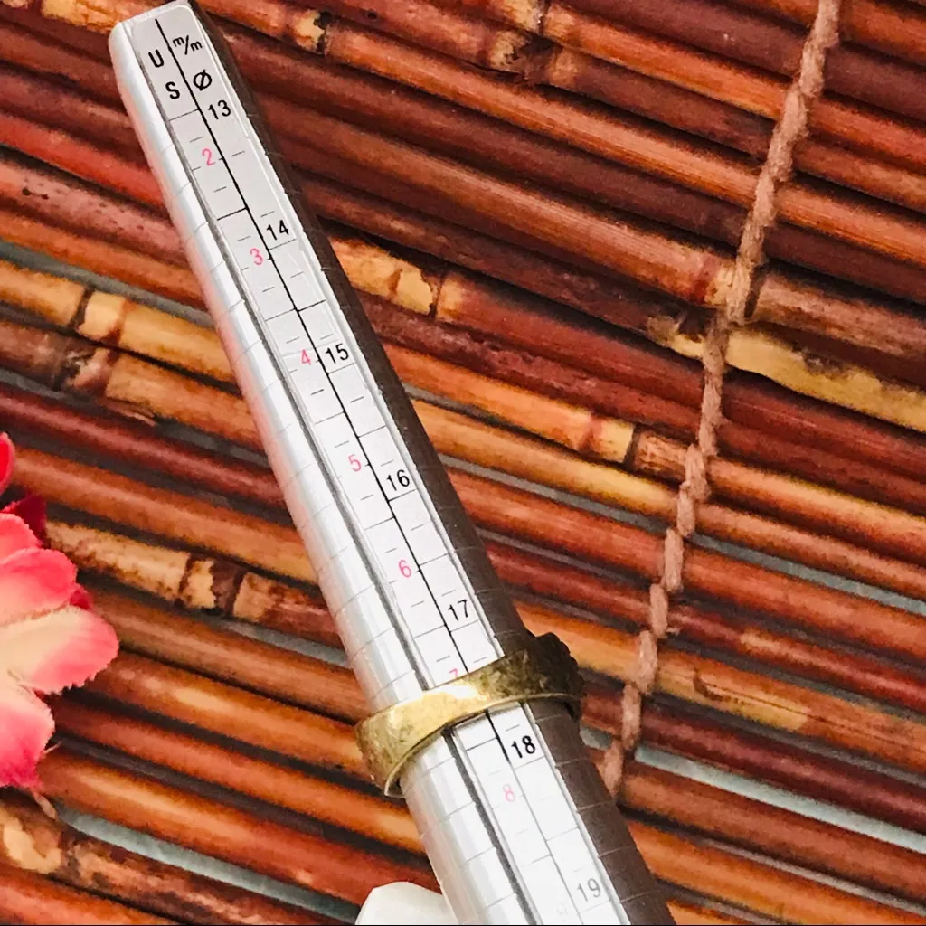 Oval Brass Ring with Rhinestone Bling Size 7.5 - Image 8