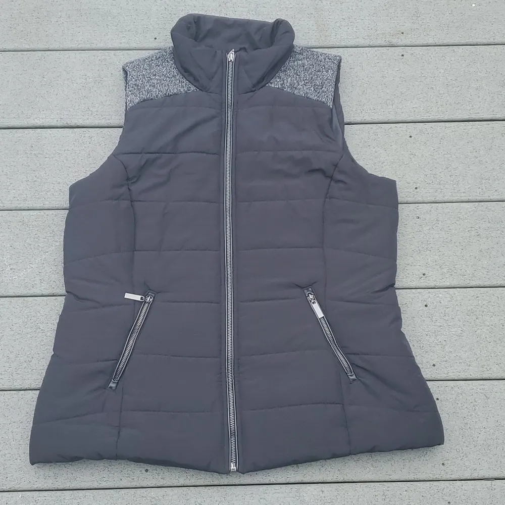 Style & Co Mixed Media Puffer Vest Size Medium - Image 9