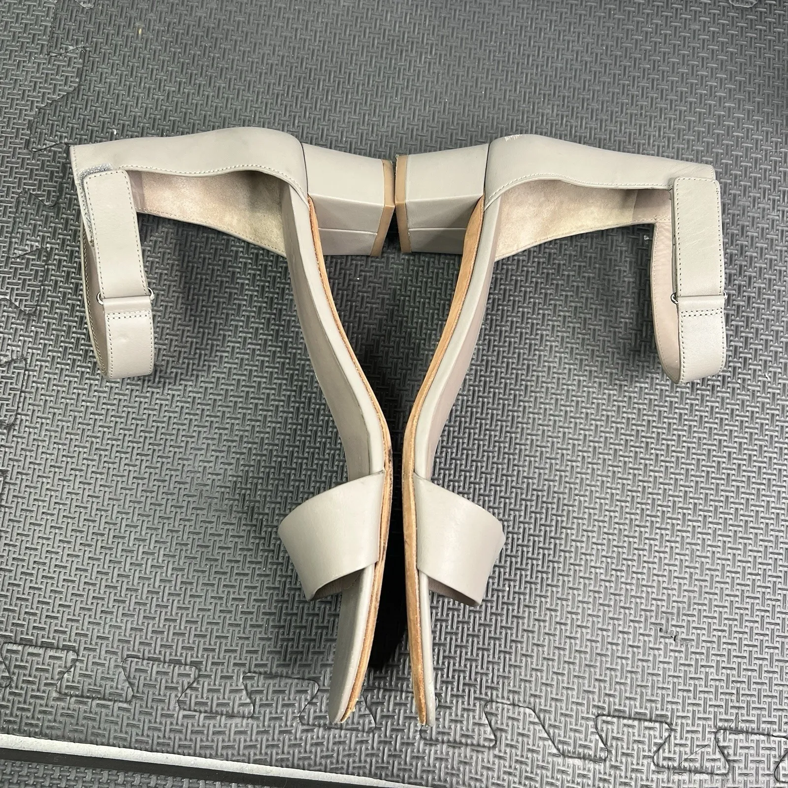 Vince Leather Ankle Strap Sandals Women's 11 M Beige Minimalist Block Heel Shoes - Image 6