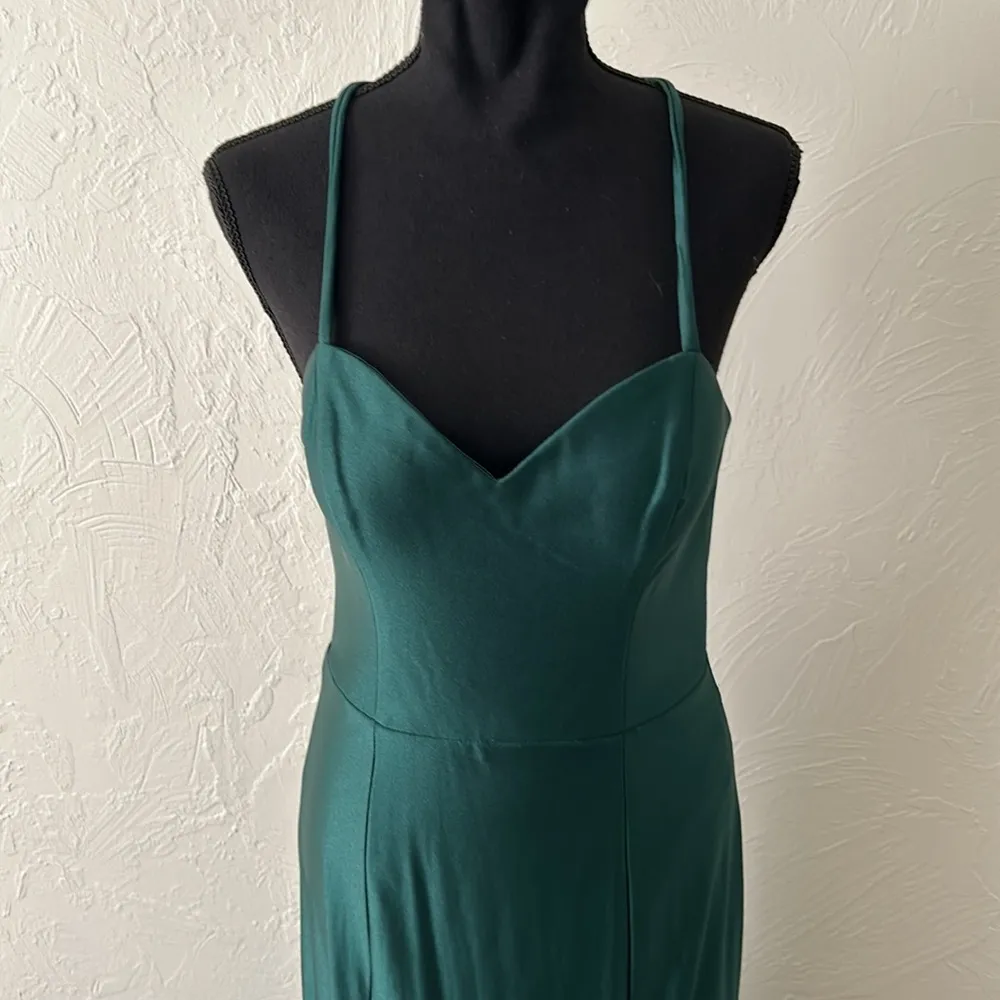 Emerald green mesh criss cross strap mermaid structured black tie gown - Image 2