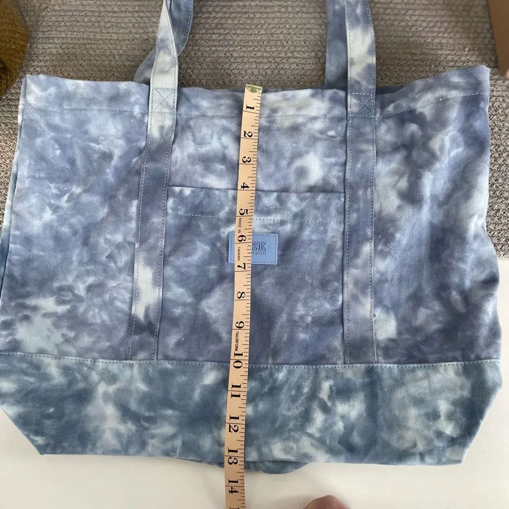 Victoria’s Secret PINK Blue White Tie Dye Oversized Canvas Bag Tote - Image 5