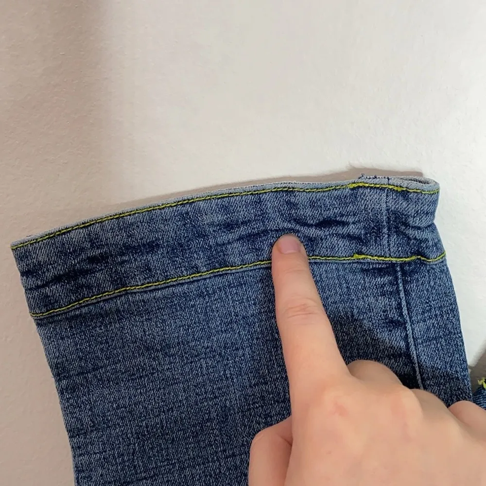 Crest Jeans being stitch racing patches extra short light wash jeans size 5 / 6 Blue - Image 8