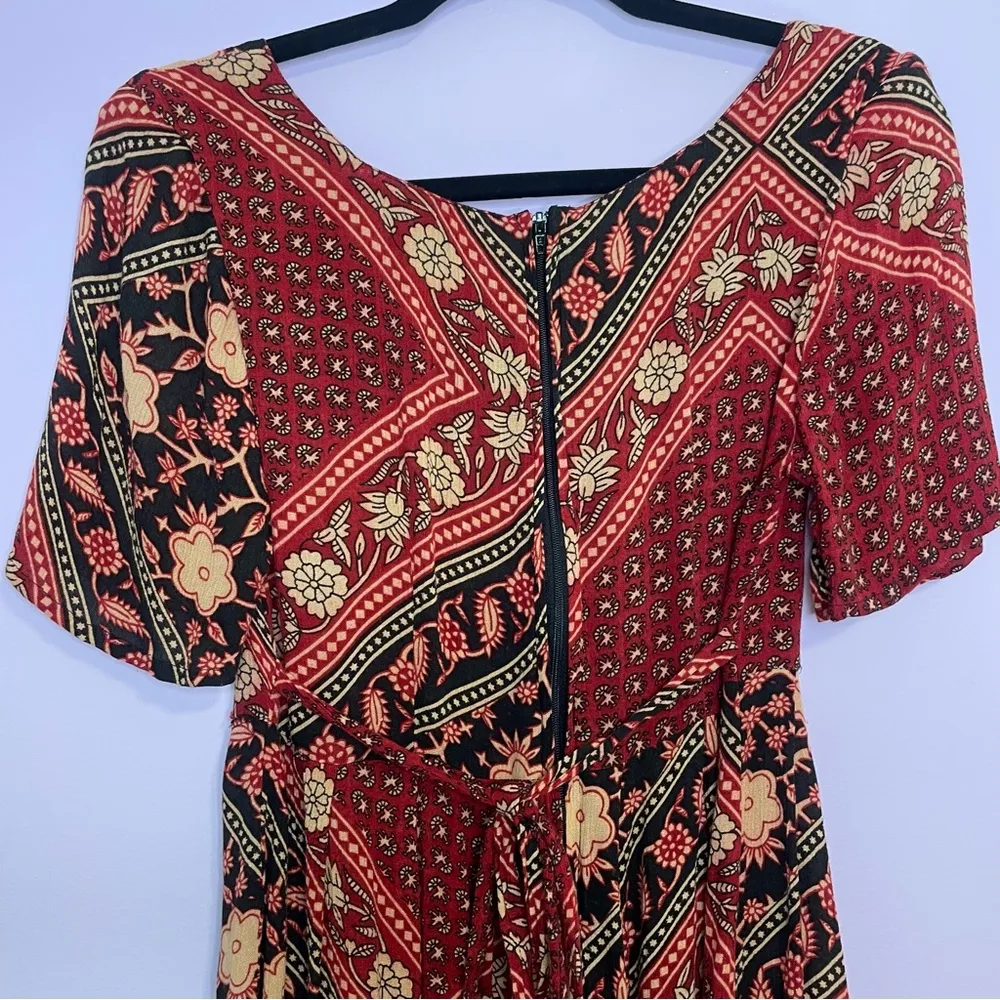 MinkPink Mini Dress Short Sleeve Boho Red Black Floral Patchwork Size Small - Image 7