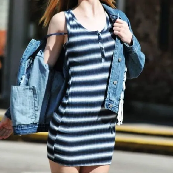 Striped Henley Dress‎ Blue Size L - Image 6