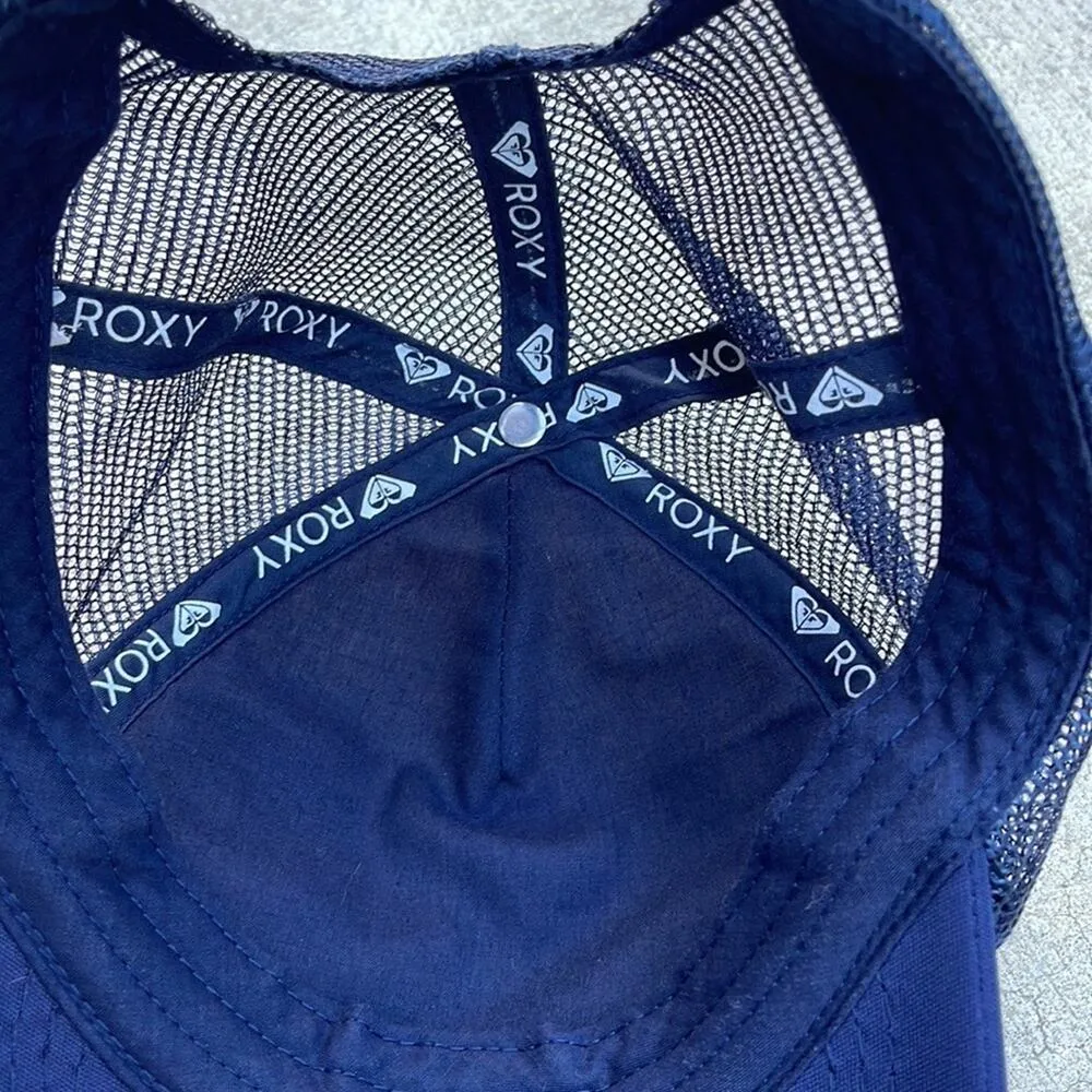 Roxy blue white SnapBack trucker hat - Image 3