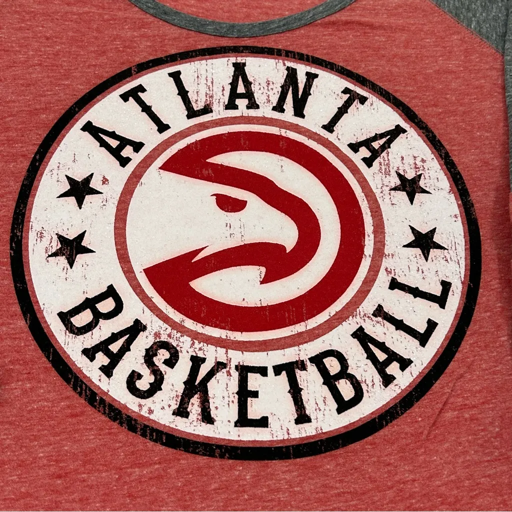 Atlanta Hawks NBA Basketball 5th & Ocean Red 3/4 Long Sleeve Tee Shirt Women’s S - Image 3