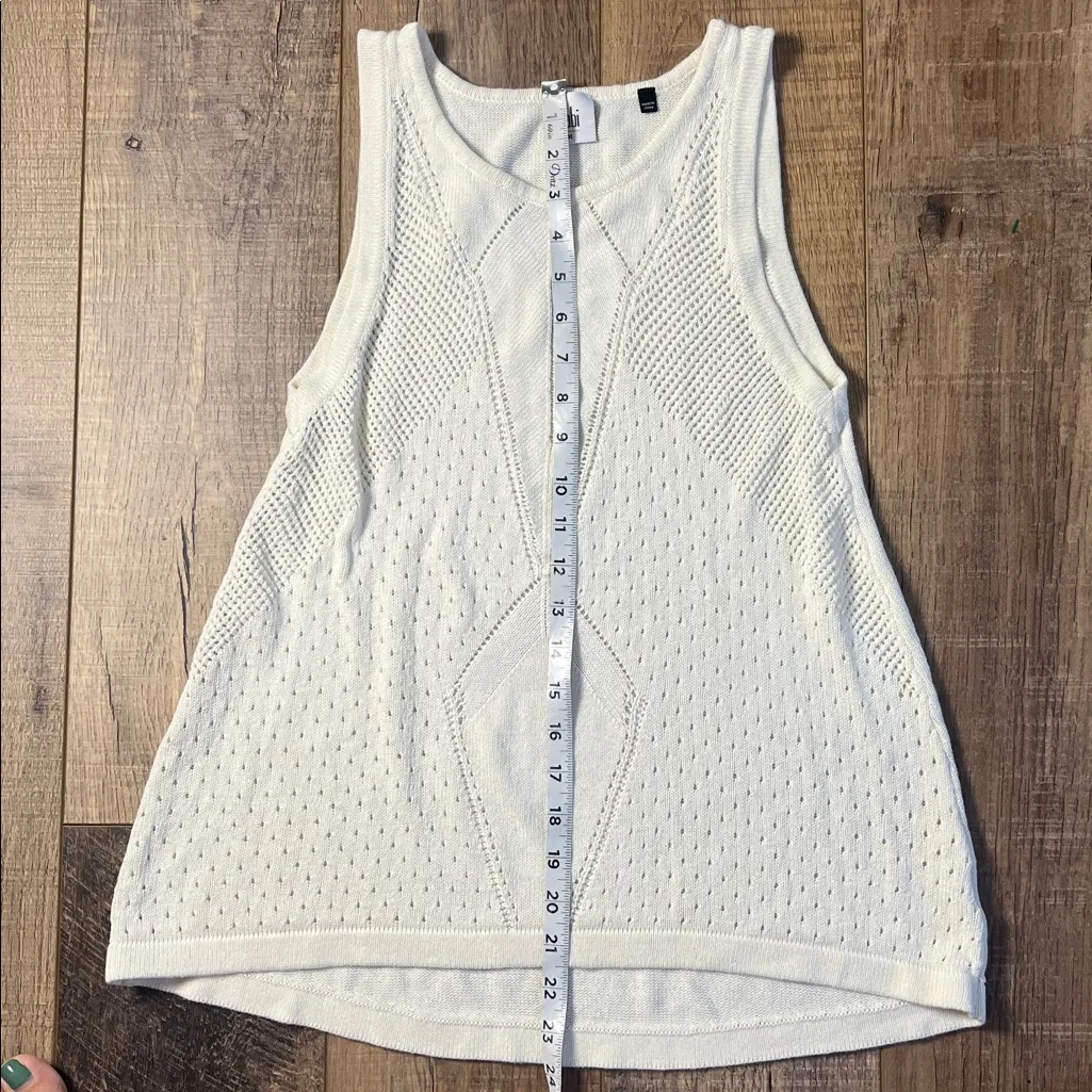 Cabi Women’s Cream Sleeveless Knit Sweater Tank Top Style 5136 Size Medium - Image 8