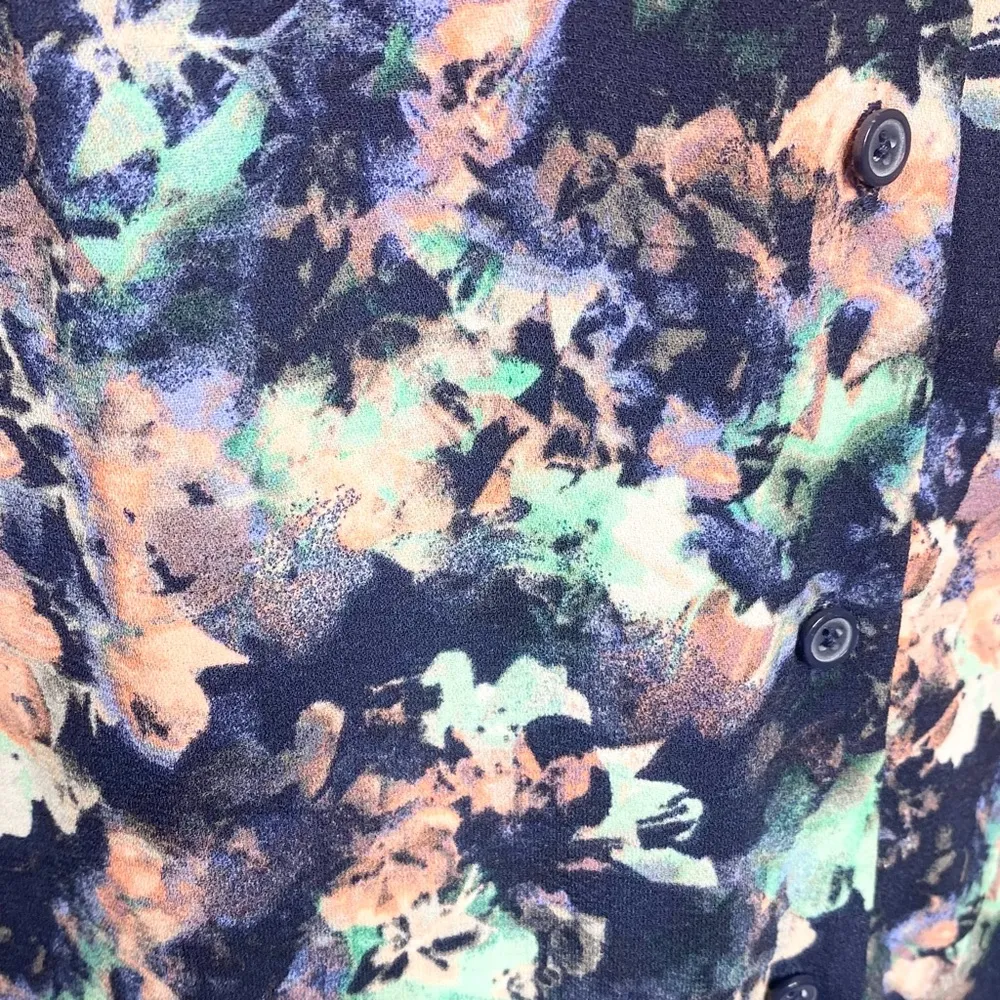 Apt 9 Long Sleeve Button Up Blouse Top Size Small Blue, Pink, Green Floral Shirt - Image 4