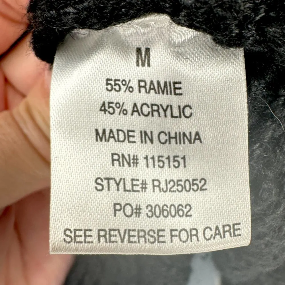 Romeo & Juliet Couture | Medium | Black Loose Knit Crochet Pullover Sweater - Image 6