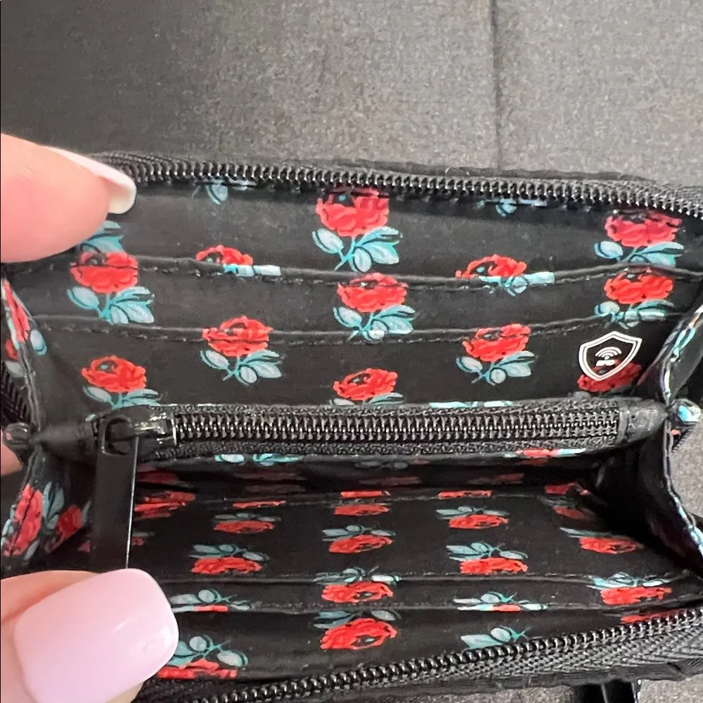 VERA BRADLEY | Quilted Black Small Zip-Around Wallet ~ RFID - Image 4