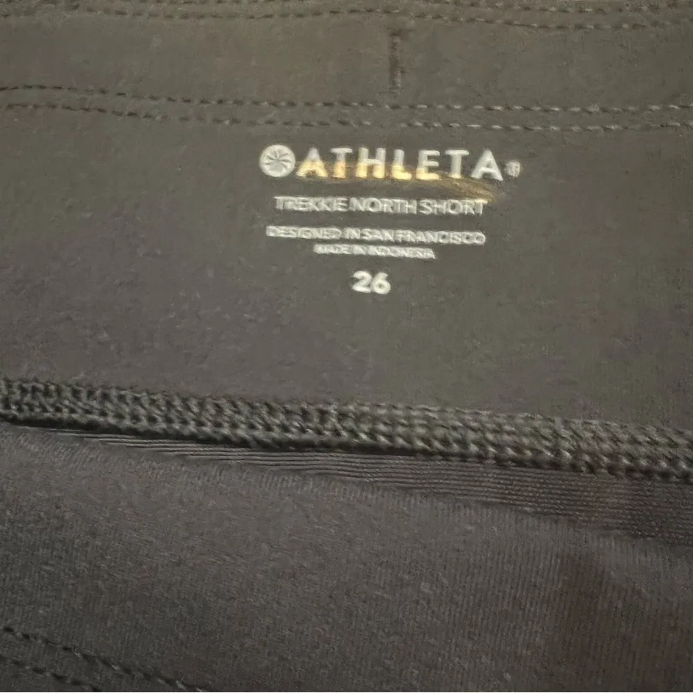 Athleta Black Trekkie North Shorts size 26 - Image 7