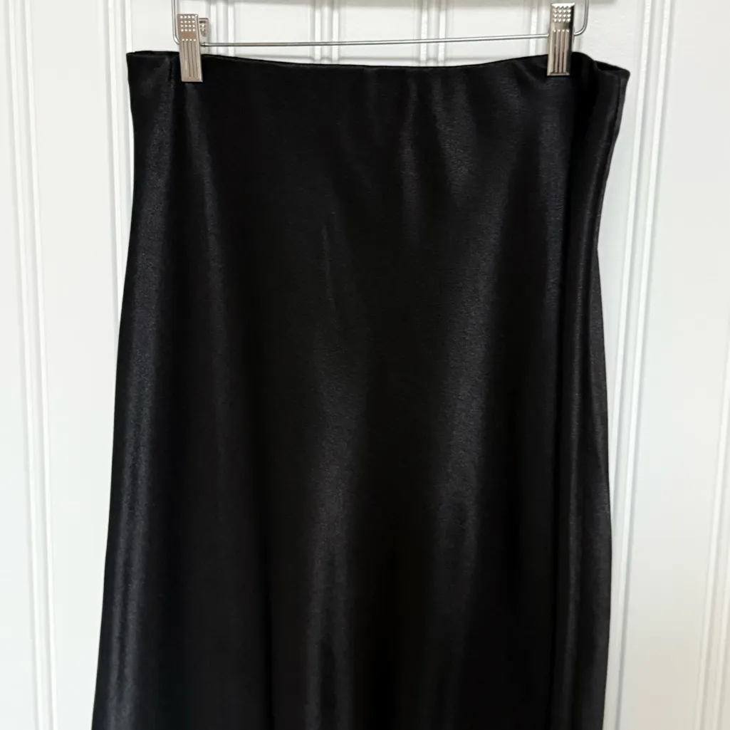 Miss Selfridge satin bias maxi skirt in black size Medium - Image 5