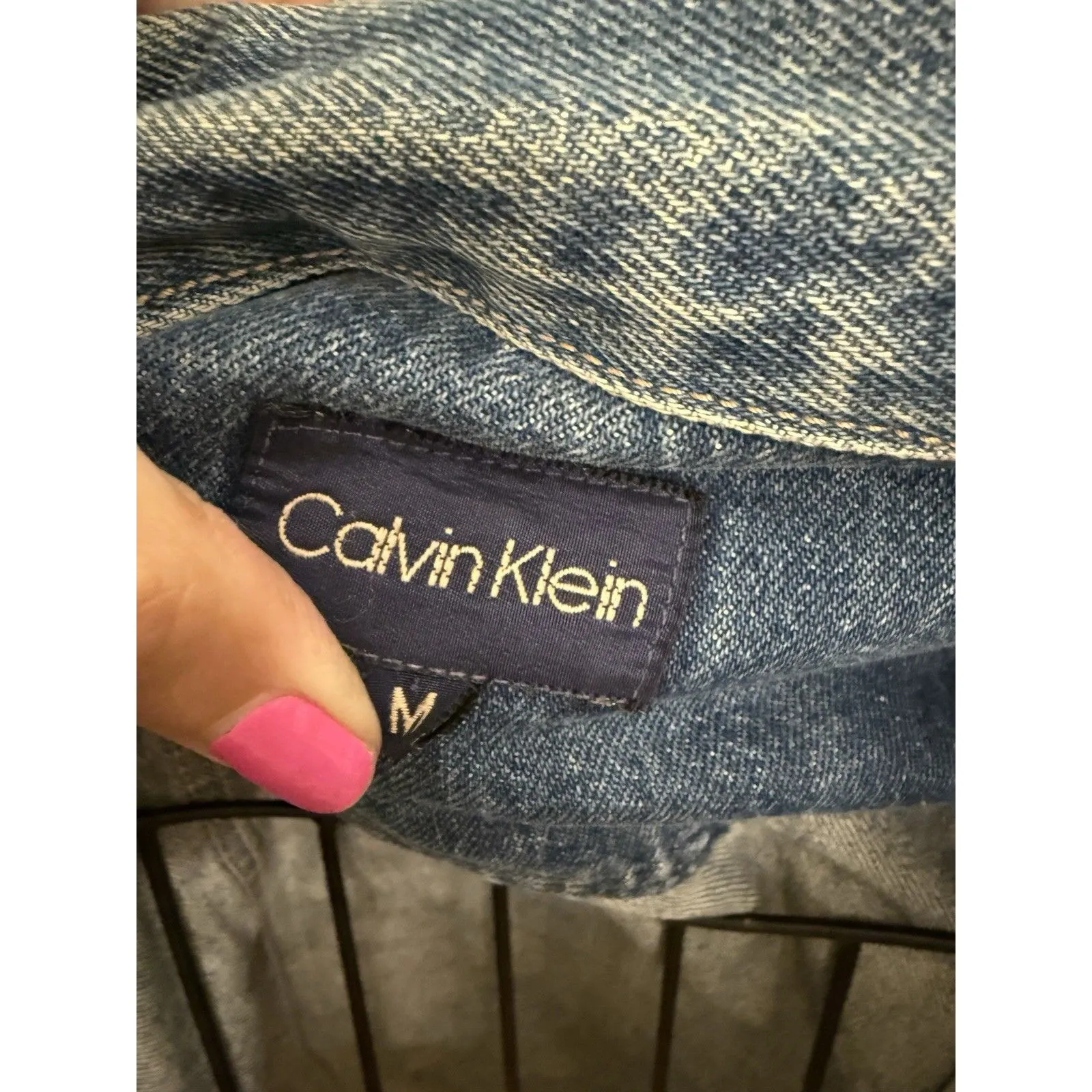 Vtg 90’s Calvin Klein Denim Jean Jacket Blue hippie SZ M Peace Daisy Painted - Image 5