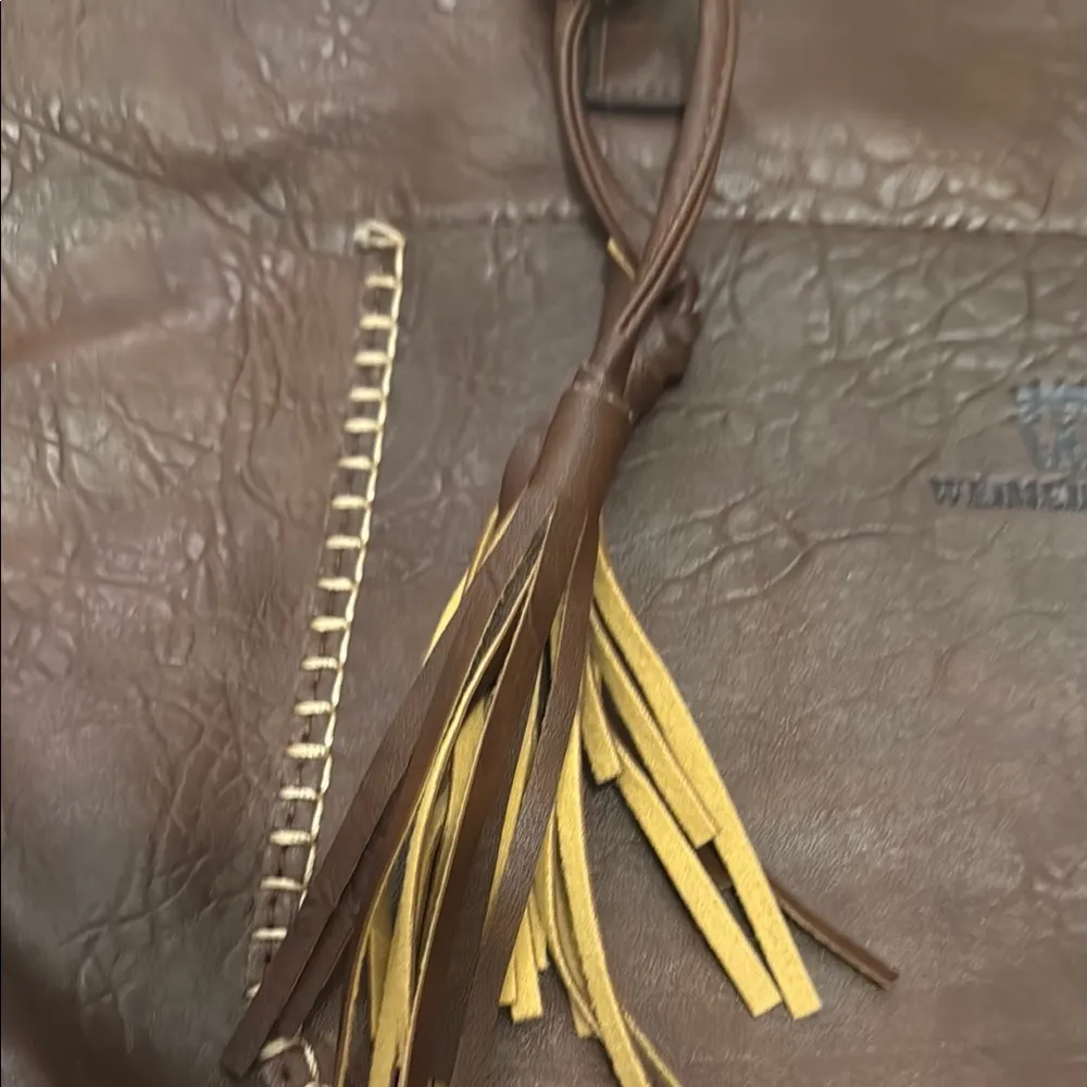 Elegant Brown Leather Tote with Braided Handles - Image 3