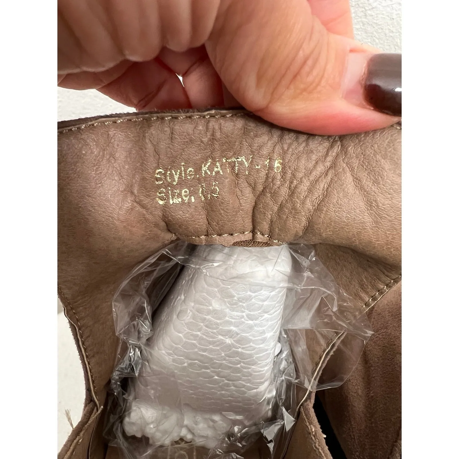 New w/box Yoki Open Toe Slip On Beige Block Sandals W/ Box and Bags‎ Size 8.5M - Image 3