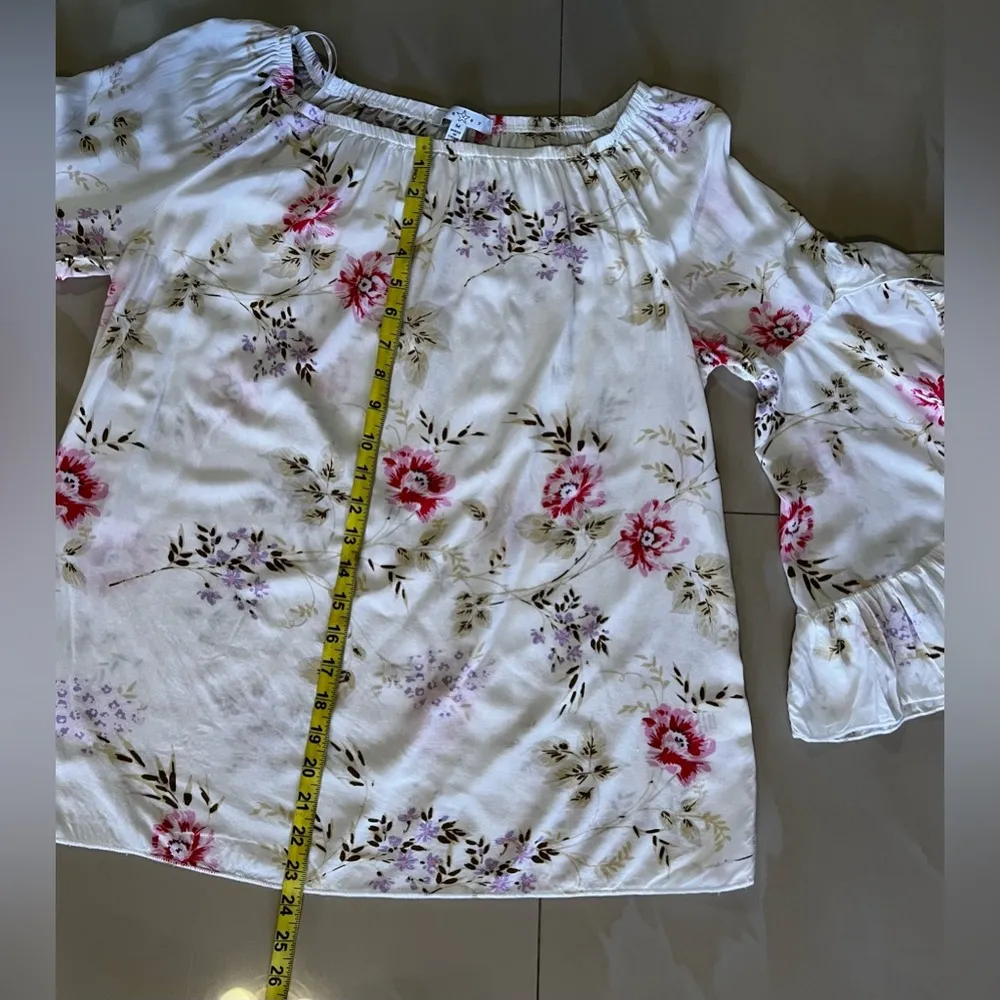 Fever Women's Top Size‎ M Multicolored Floral Round Neck Ruffle slevees White Size M - Image 7