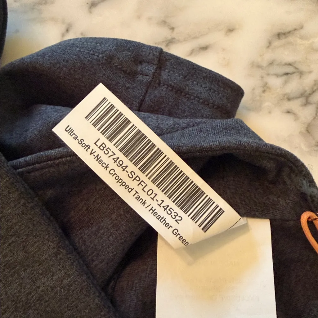 NWT Quince Women's V Neck Heather Green Sports Bra Sz M - Image 7