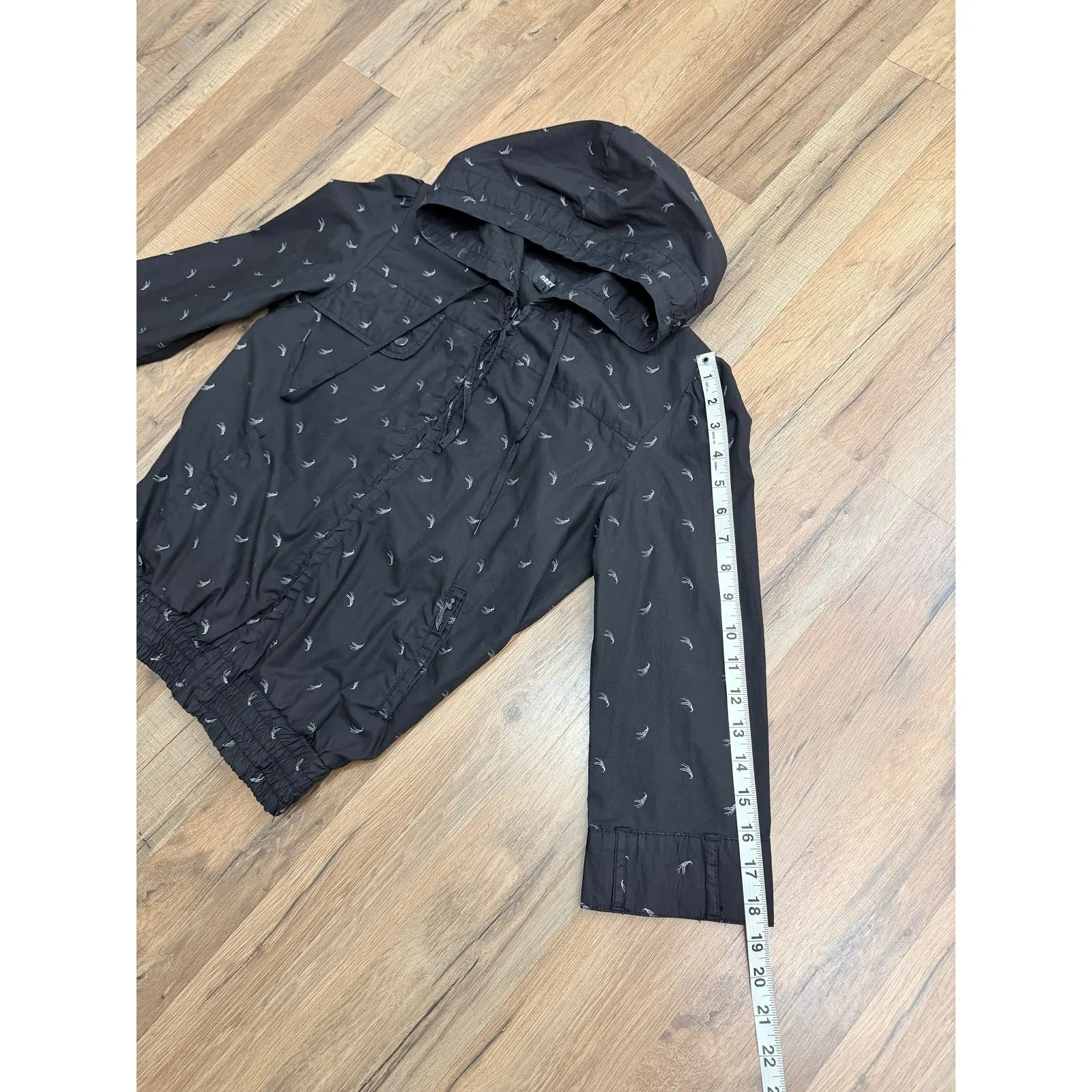 OBEY Black Hooded Lightweight Jacket Women's M Embroidered Birds Zip Up Size M - Image 8