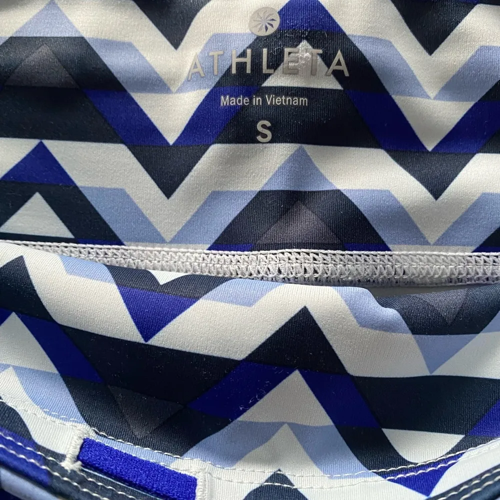 Athleta Like new!  shorts - Image 4