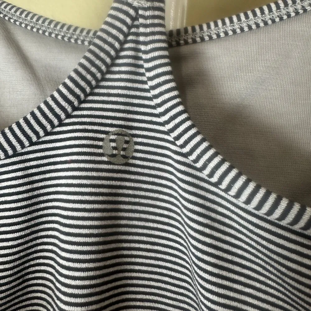 Lululemon Power Y Tank with Built In Bra Size 6 Stripes - Image 5