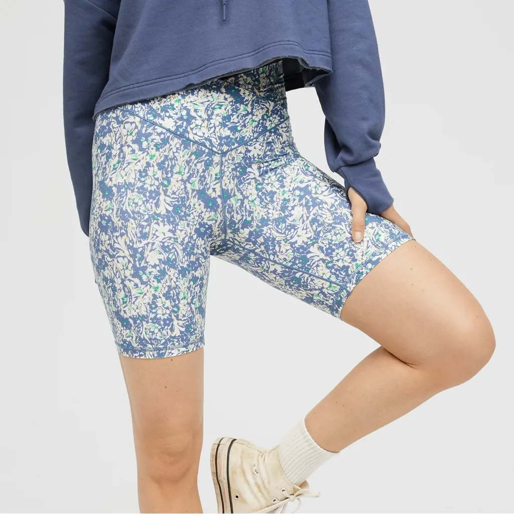 Offline Aerie‎ Floral Crossover High Waist Bike Shorts Blue Small 7 Inch - Image 2