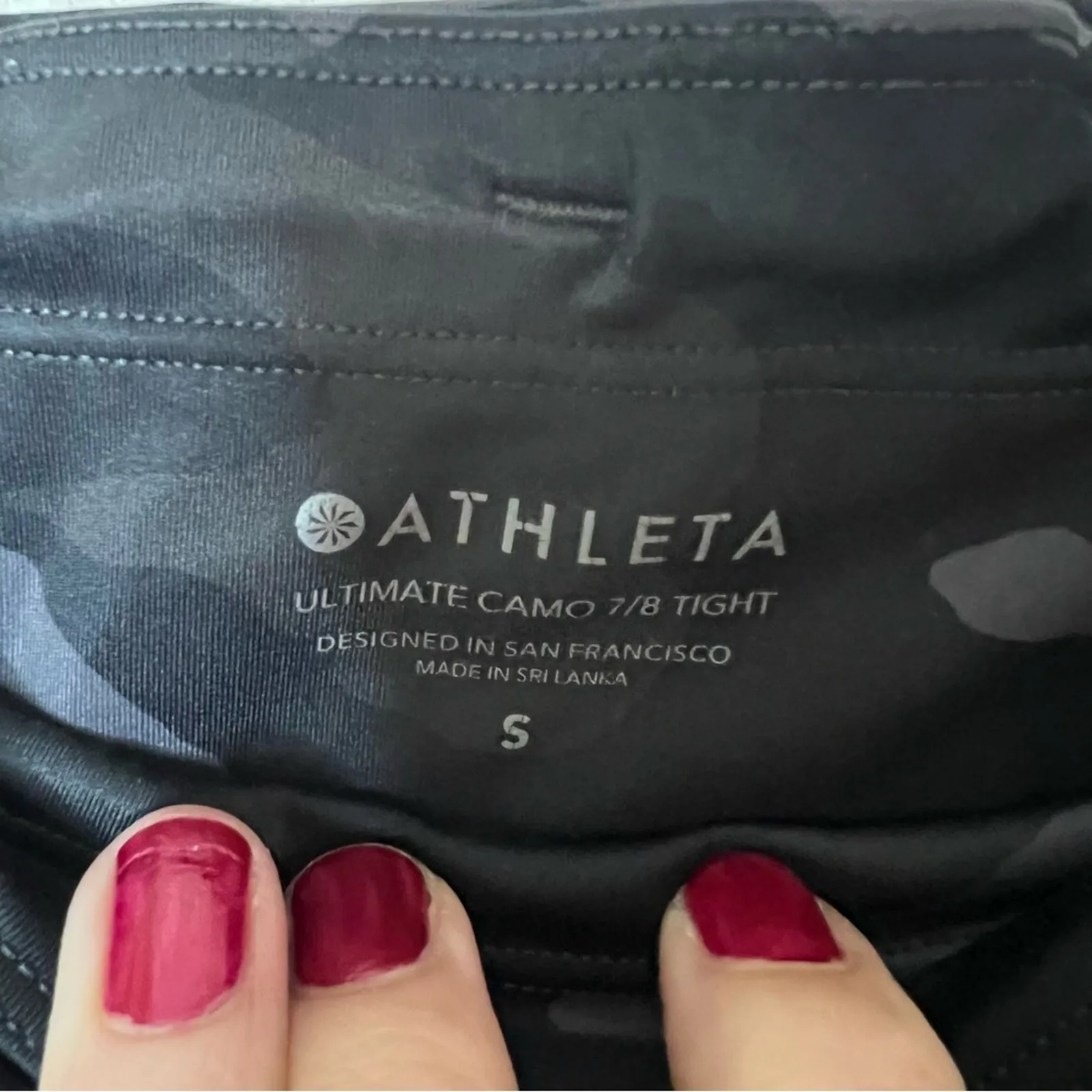 Athleta ultimate camo camouflage 7/8 tight leggings with thigh pocket SMALL - Image 9