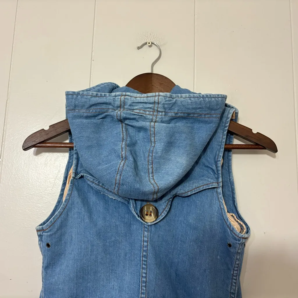 Mike & Chris Denim Hooded Vest Size XS Zip Front Button Detail Blue - Image 12