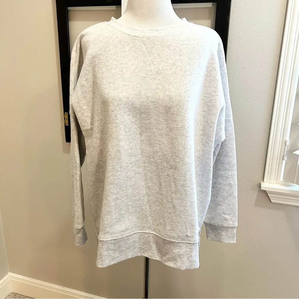 Ocean Drive Gray Crew Neck Sweatshirt Medium NWT - Image 2