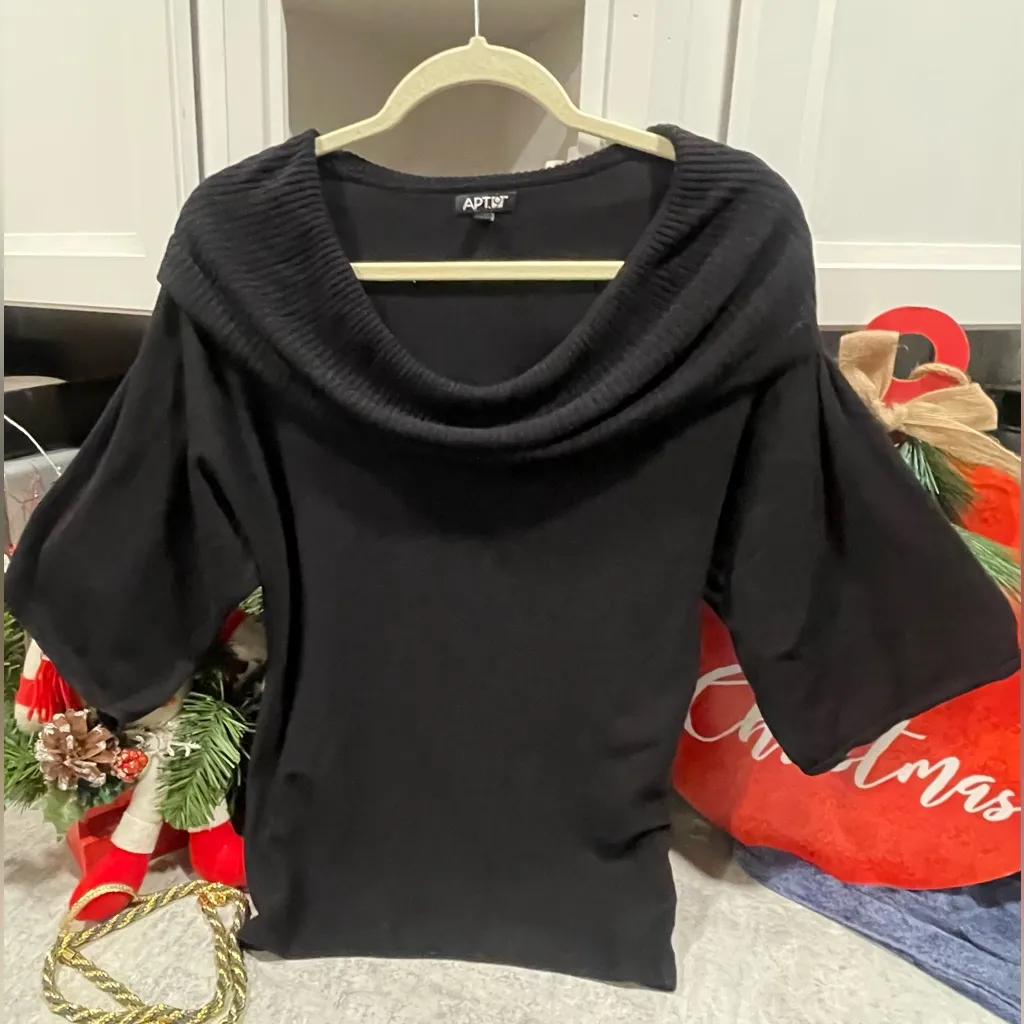 Apt 9 Sweater/Top Off Shoulder size M - Image 3