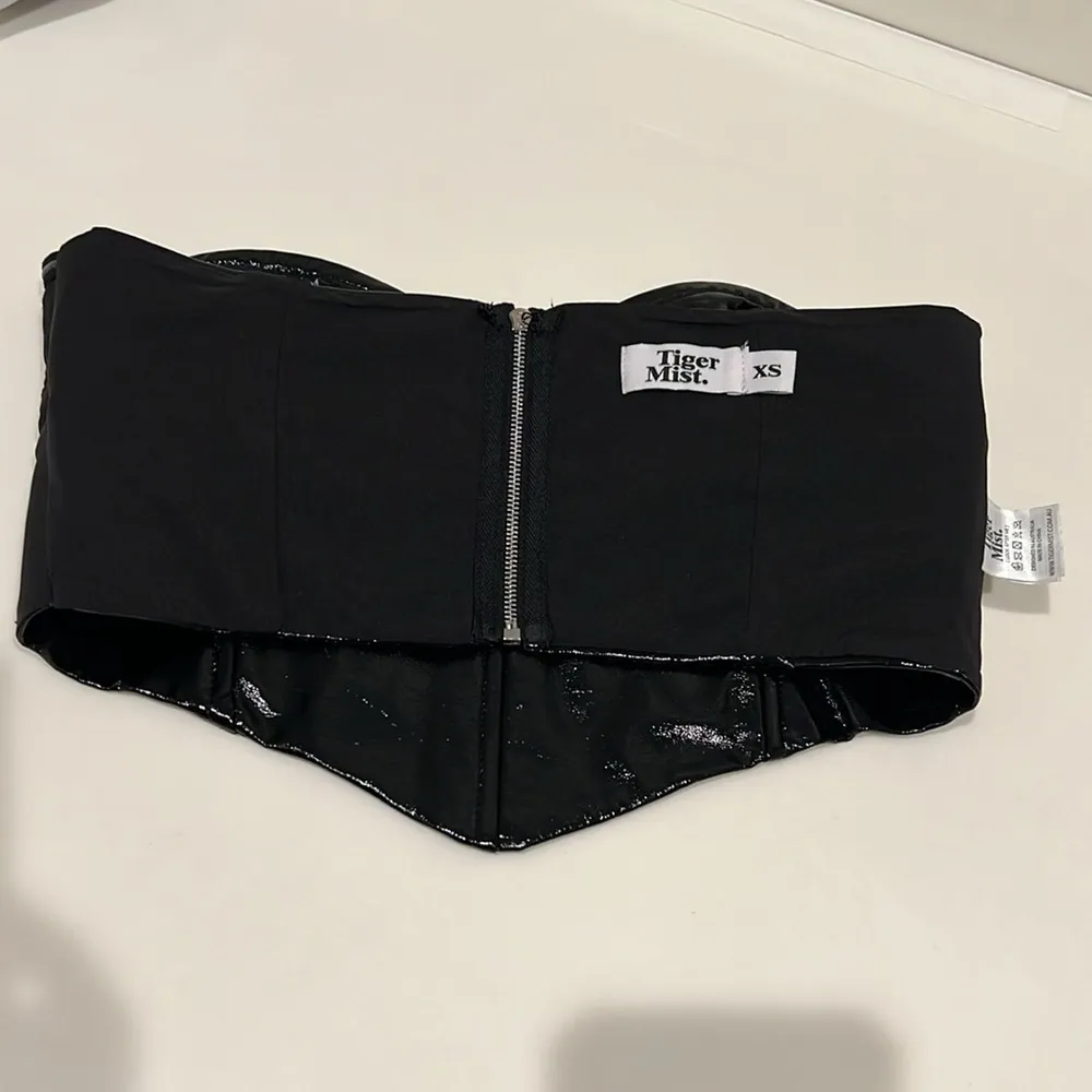 Tiger Mist faux patent leather bustiere corset, black, size XS, NWOT - Image 8