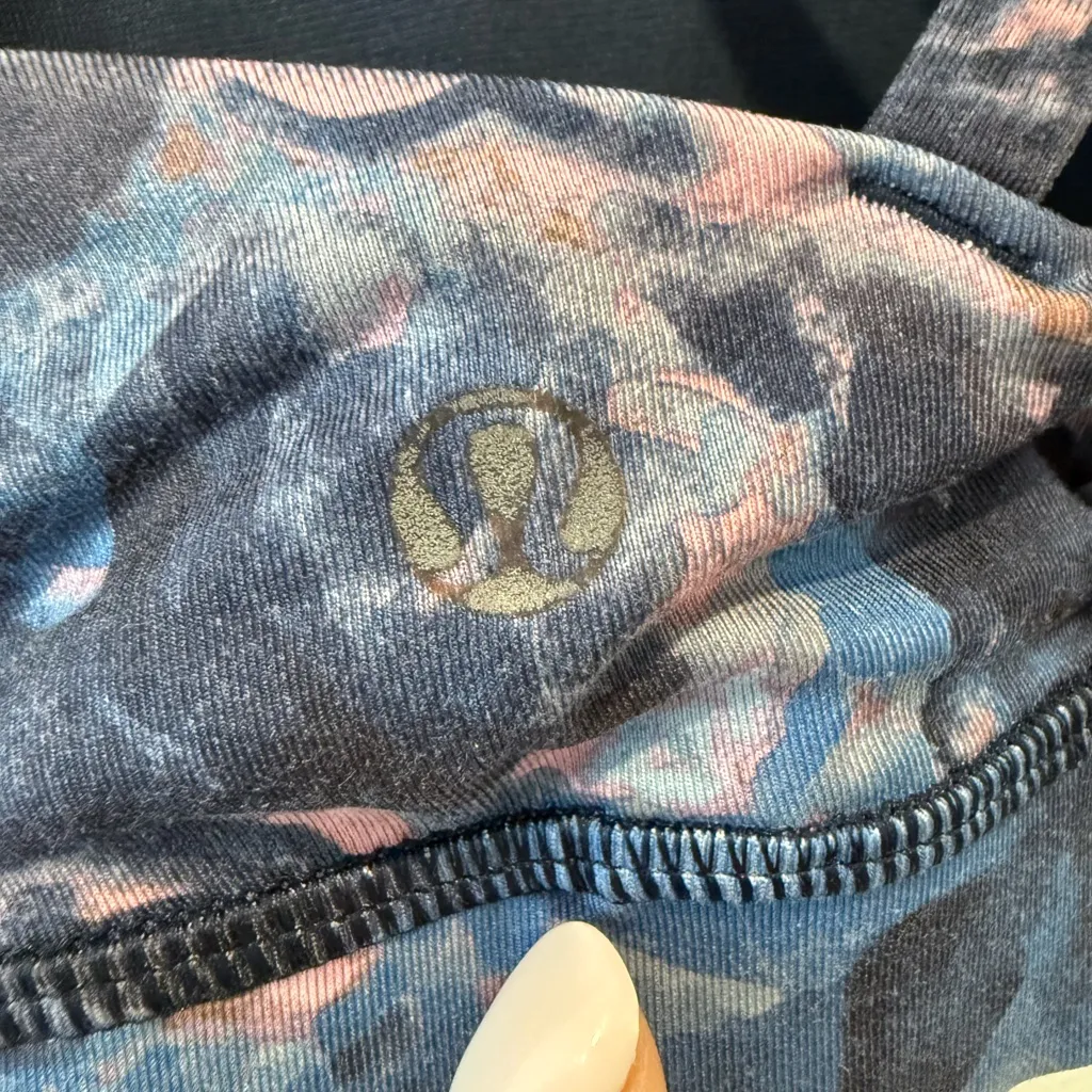 LULULEMON Energy Bra‎ in Moody Mirage Bark Berry Deep Navy / Naval Blue size 4 - Image 5