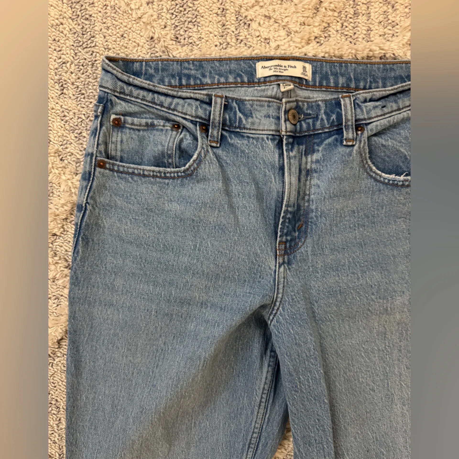 Abercrombie and Fitch 90s Straight Women's Jeans - Image 3