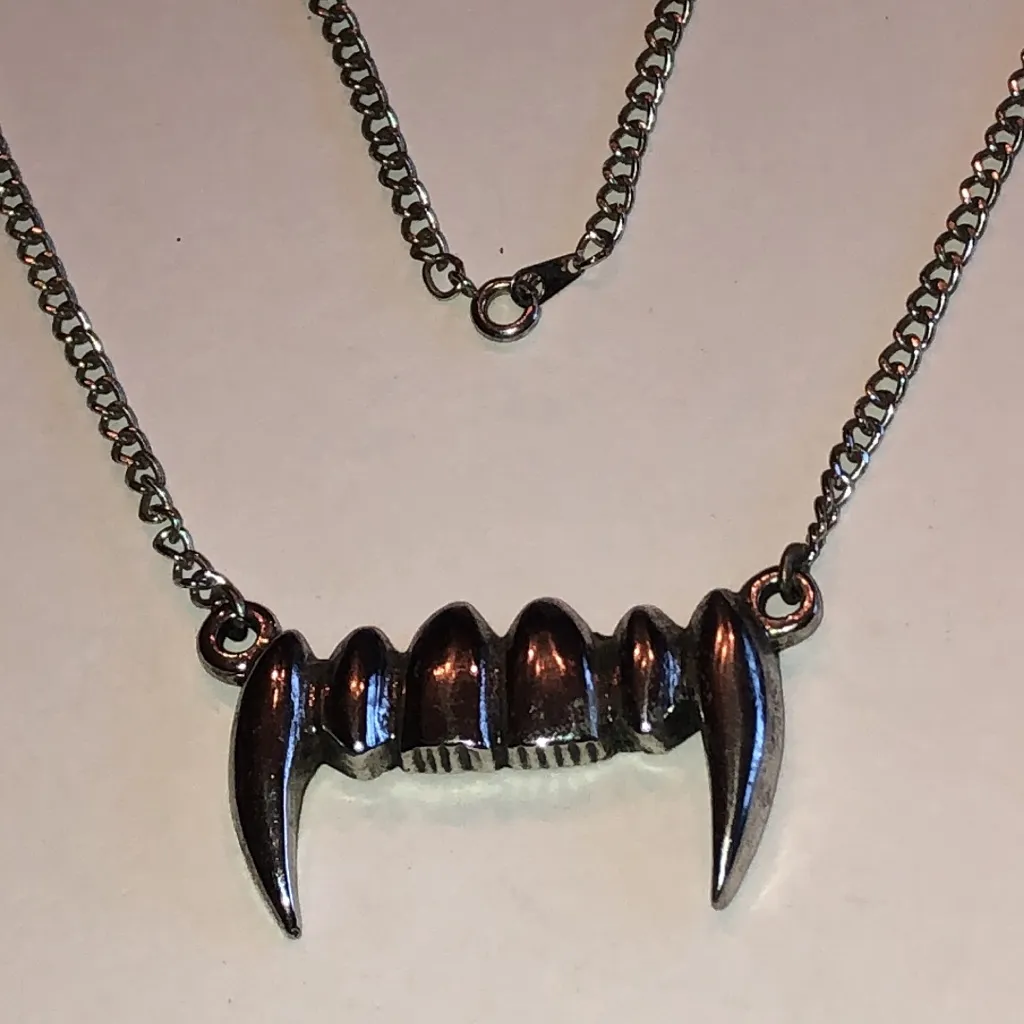 Silver Tone Boho Retro Fang Necklace - Image 3