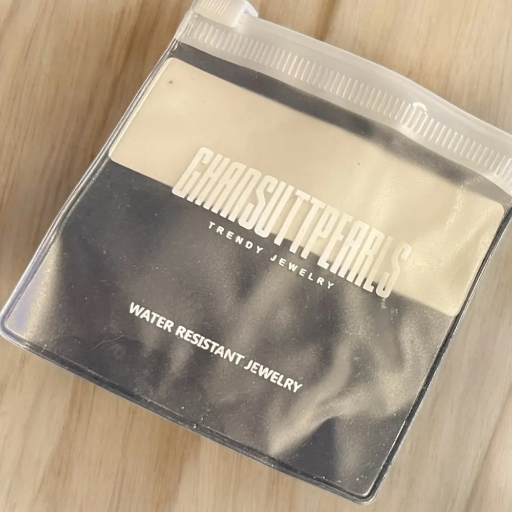 Chansutt Willow Water Resistant Elegant 18k Gold over Stainless Pearl Bracelet - Image 3