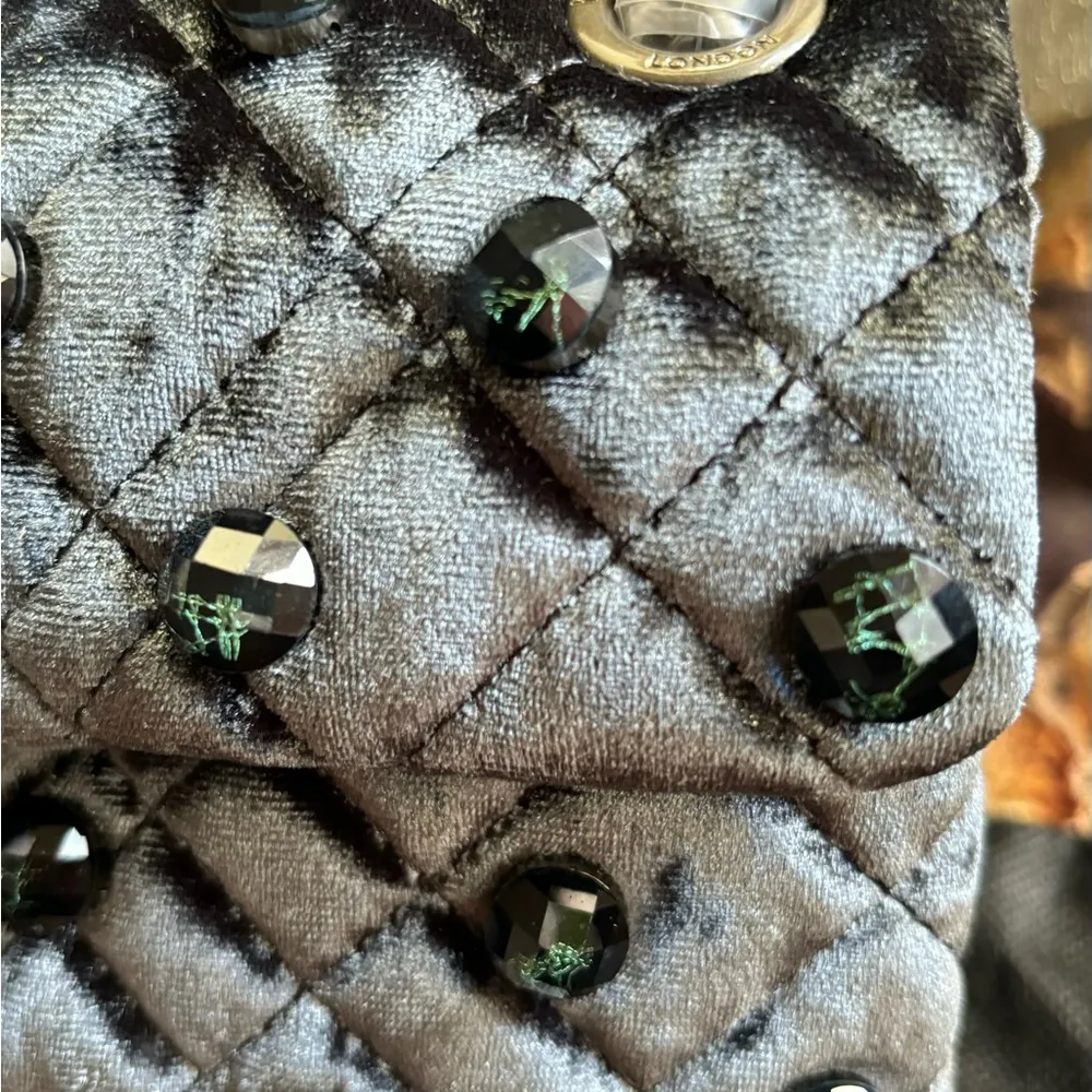 Authentic KURT GEIGER LONDON Velvet magnetic closure convertible Crosby/shoulder - Image 11