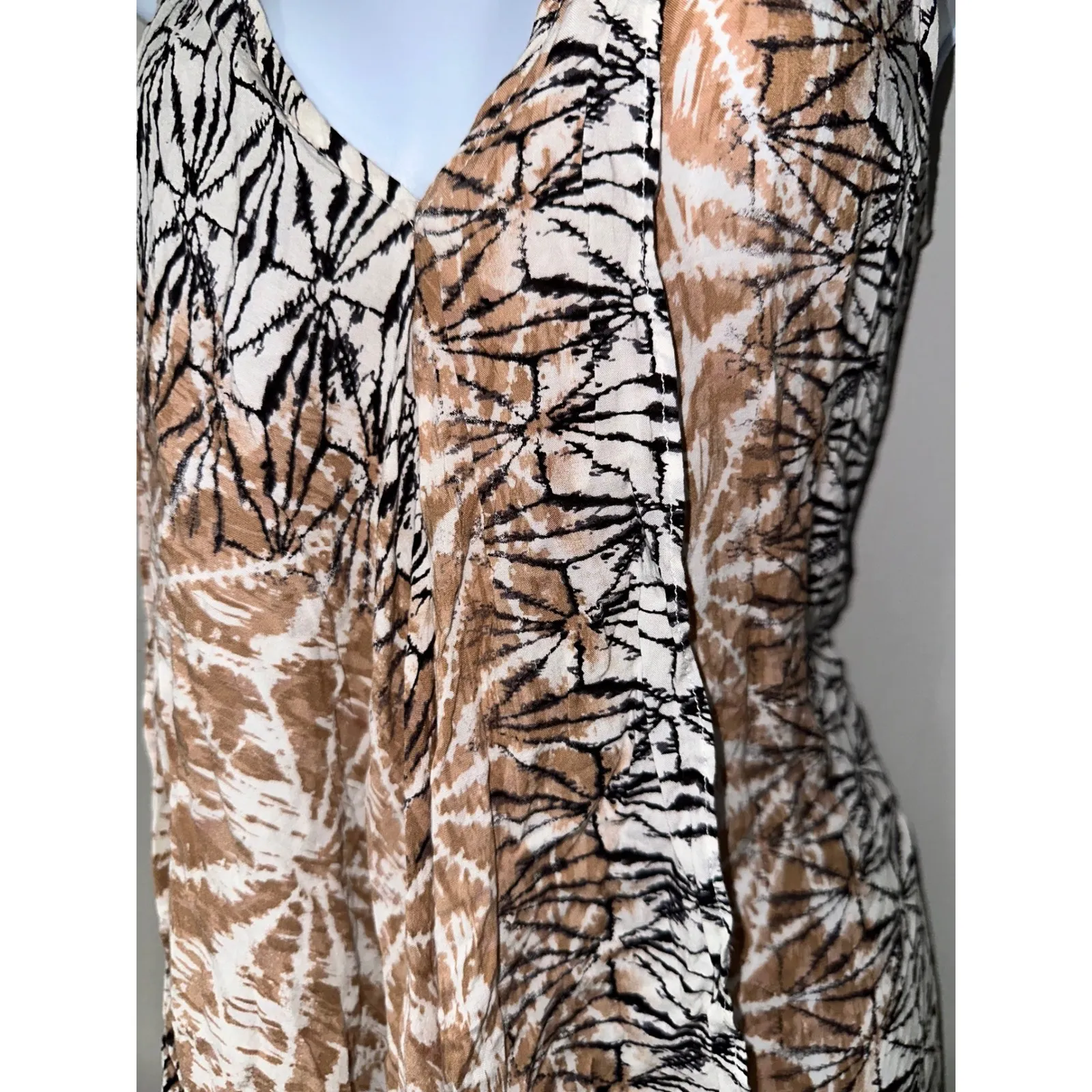 BCBGMAXAZRIA Dress Asymmetrical Sleeveless High Low Print Flowy MIDI Dress‎ Sz S - Image 2