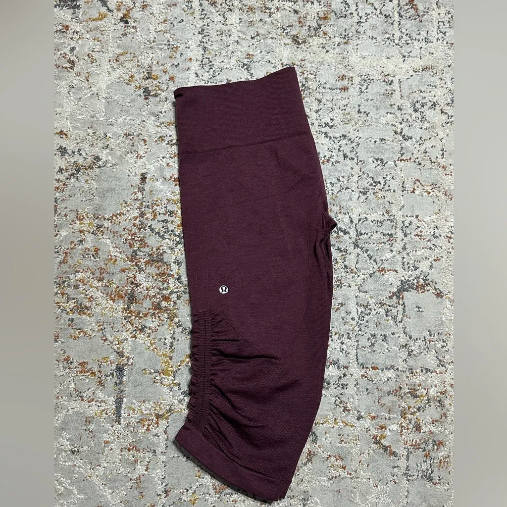 LULULEMON The Flow Crop Il Heathered Bordeaux Drama Leggings Size 12 burgundy - Image 11