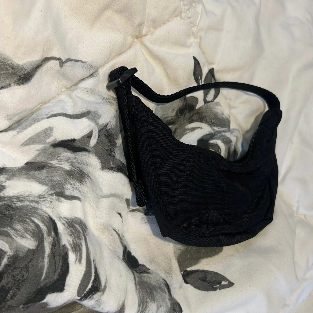 Baggu Crescent Bag Charm in Black No Ring - Image 6