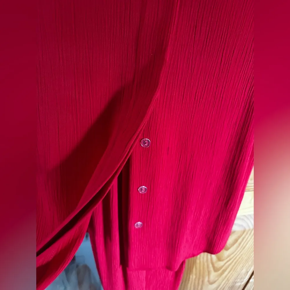 Vintage 80s Vibrant Red Two - Image 4