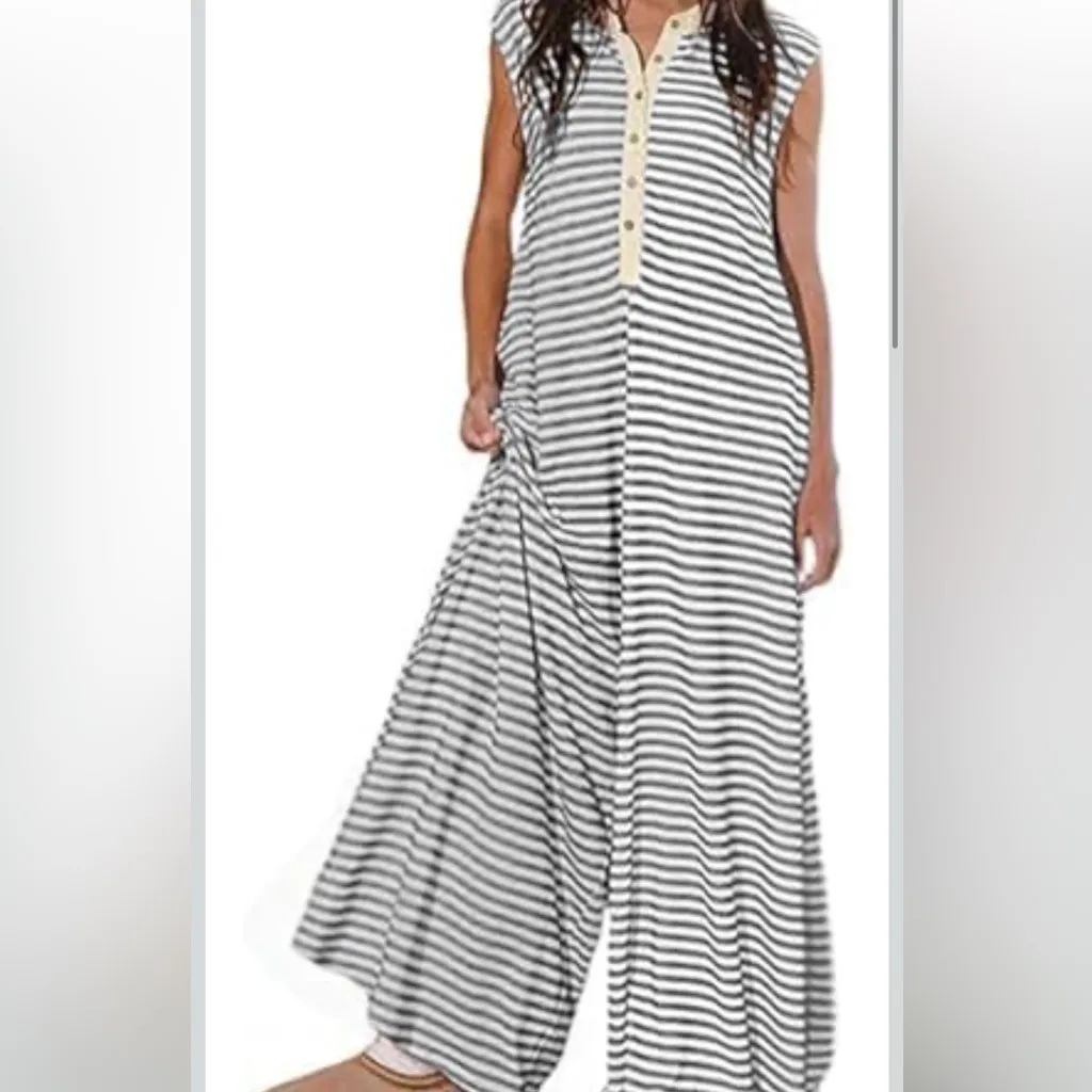 Striped Black and White jumper Size XL - Image 4