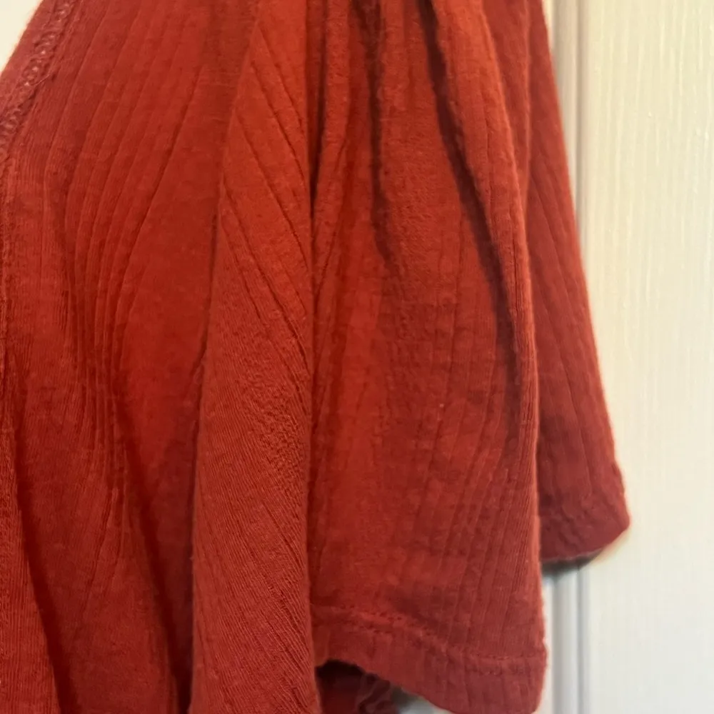 Lucky Brand Rust Flutter Sleeve Blouse with Tie Adjustable sides Size Large - Image 7