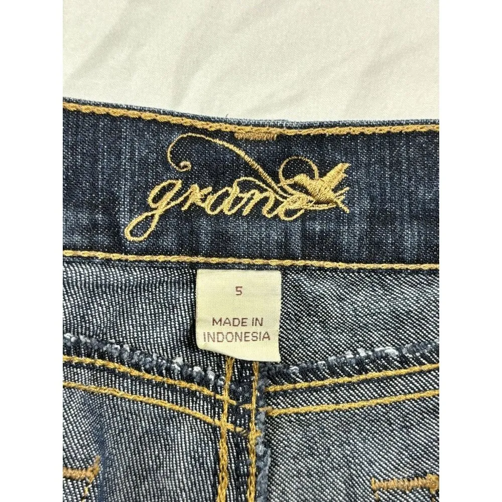 Grane Flare Leg Jeans Juniors Sz 5 Dark wash Wide Leg Distressed Hem Blue - Image 2