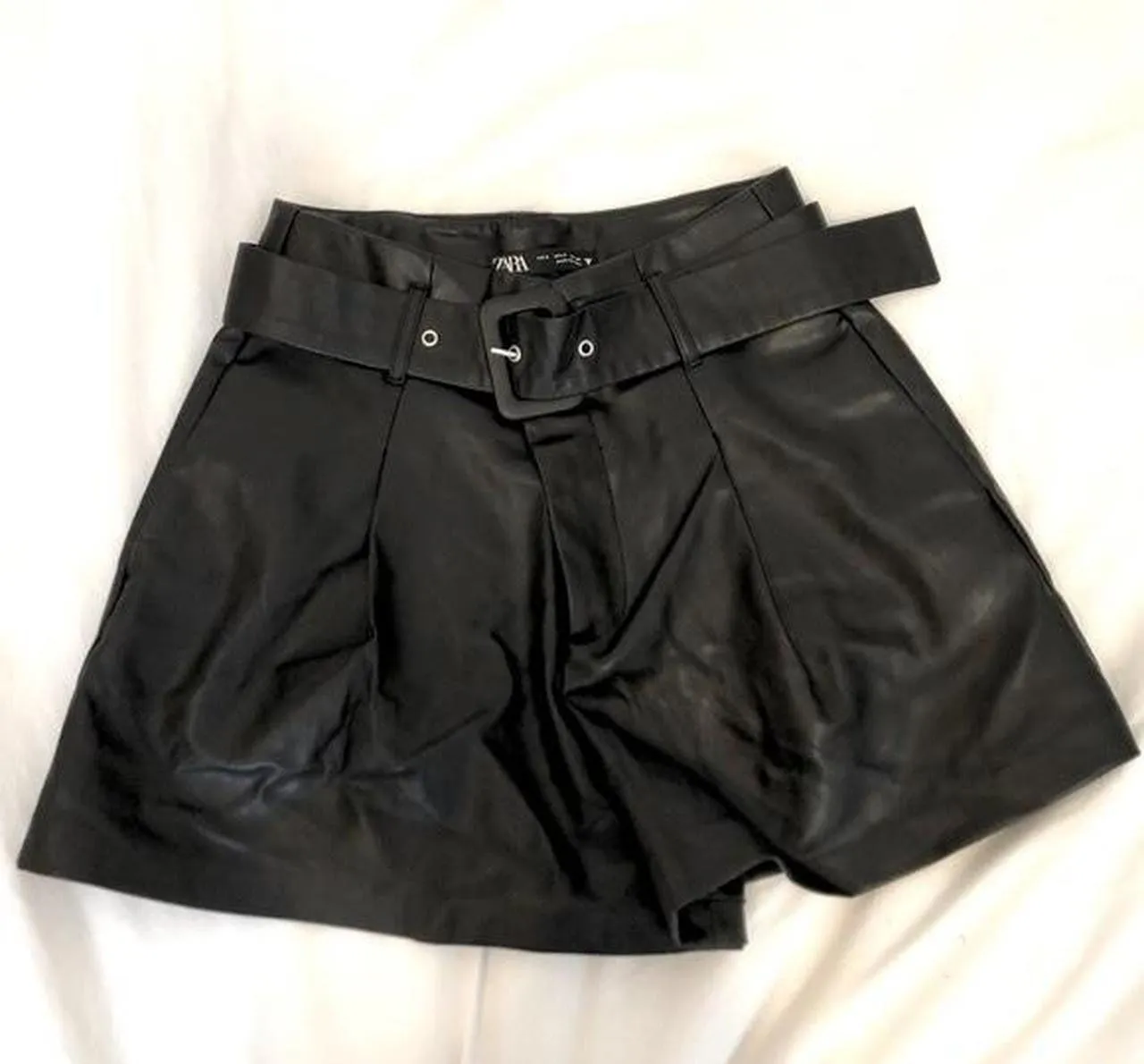 Black faux leather shorts with belt detailing leopard sequin - Image 3