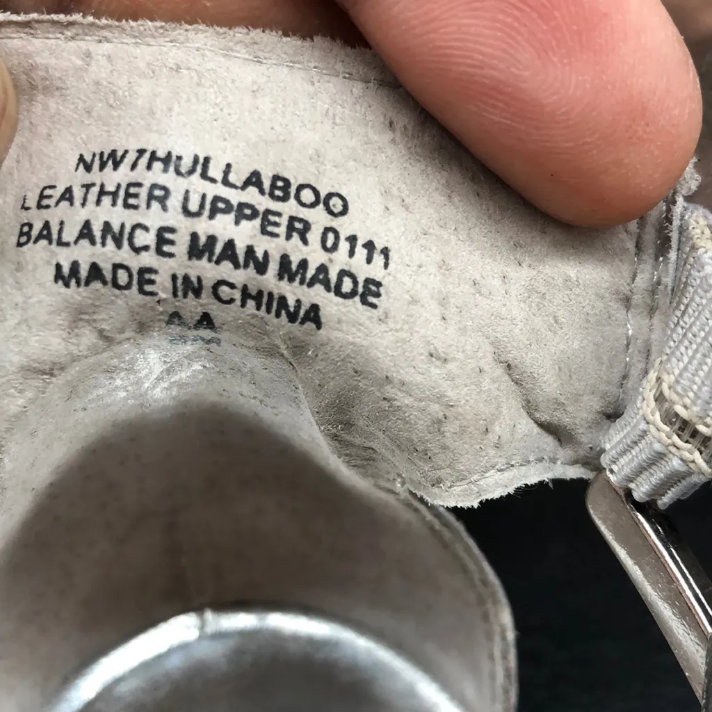 Size 8 medium Nine West Silver low heels - Image 3