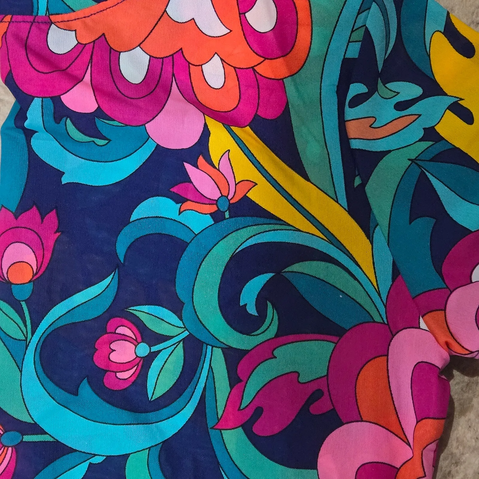 Trina Turk Retro Floral Mesh Crewneck Cinch Hem Swimsuit Cover Up Size Small - Image 4