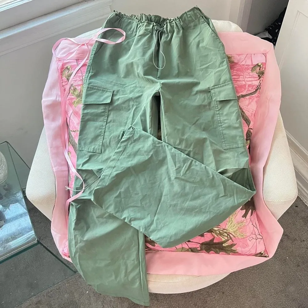 Love Tree green cargo nylon parachute pants - Image 3