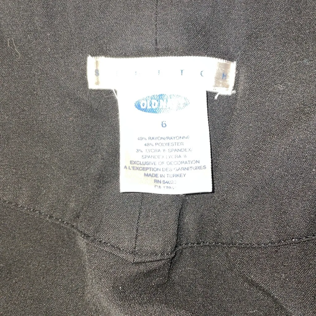 Women’s size 6, black pencil skirt stretchy. Lattice lace up. Hidden side zipper - Image 6